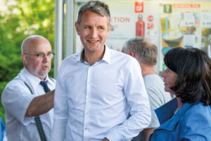 Björn Höcke im Gespräch mit Bürgern