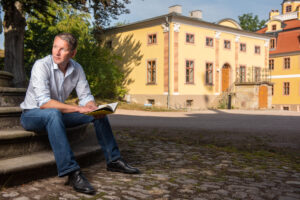 Björn Höcke beim Lesen